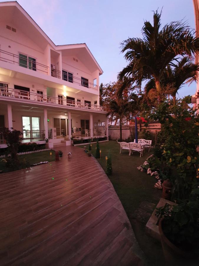 Clubboracay Apartelle Balabag  Bagian luar foto