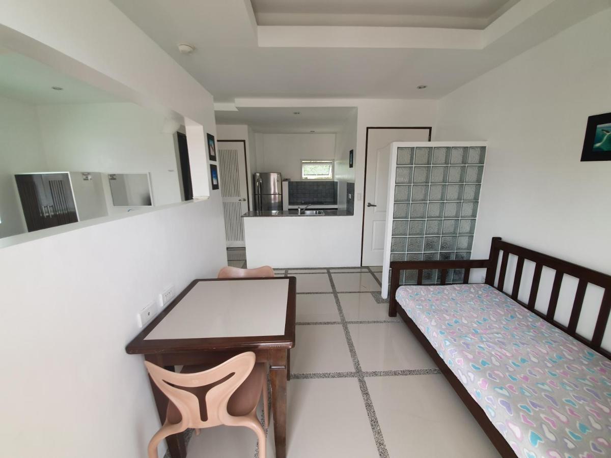 Clubboracay Apartelle Balabag  Bagian luar foto