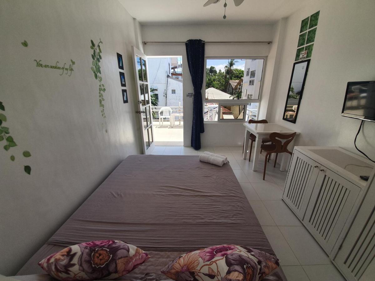 Clubboracay Apartelle Balabag  Bagian luar foto