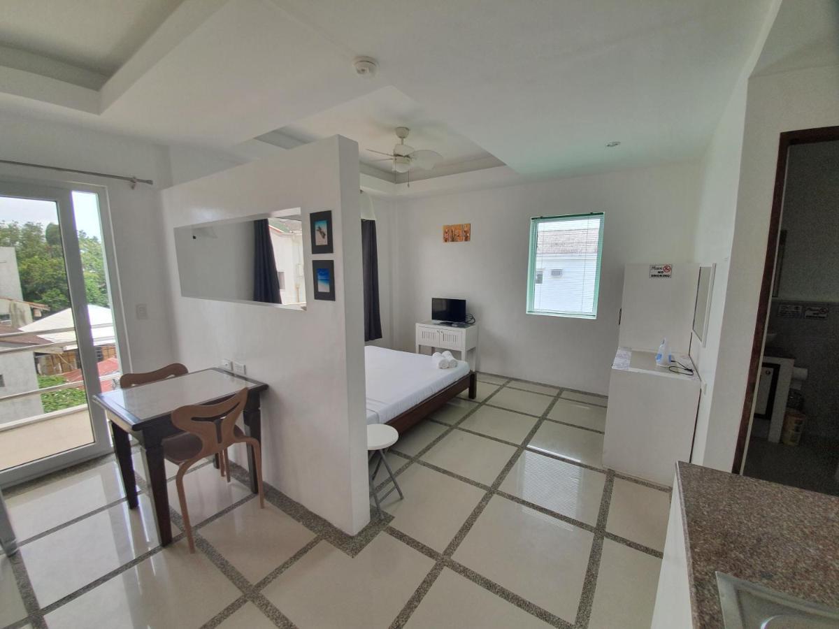 Clubboracay Apartelle Balabag  Bagian luar foto