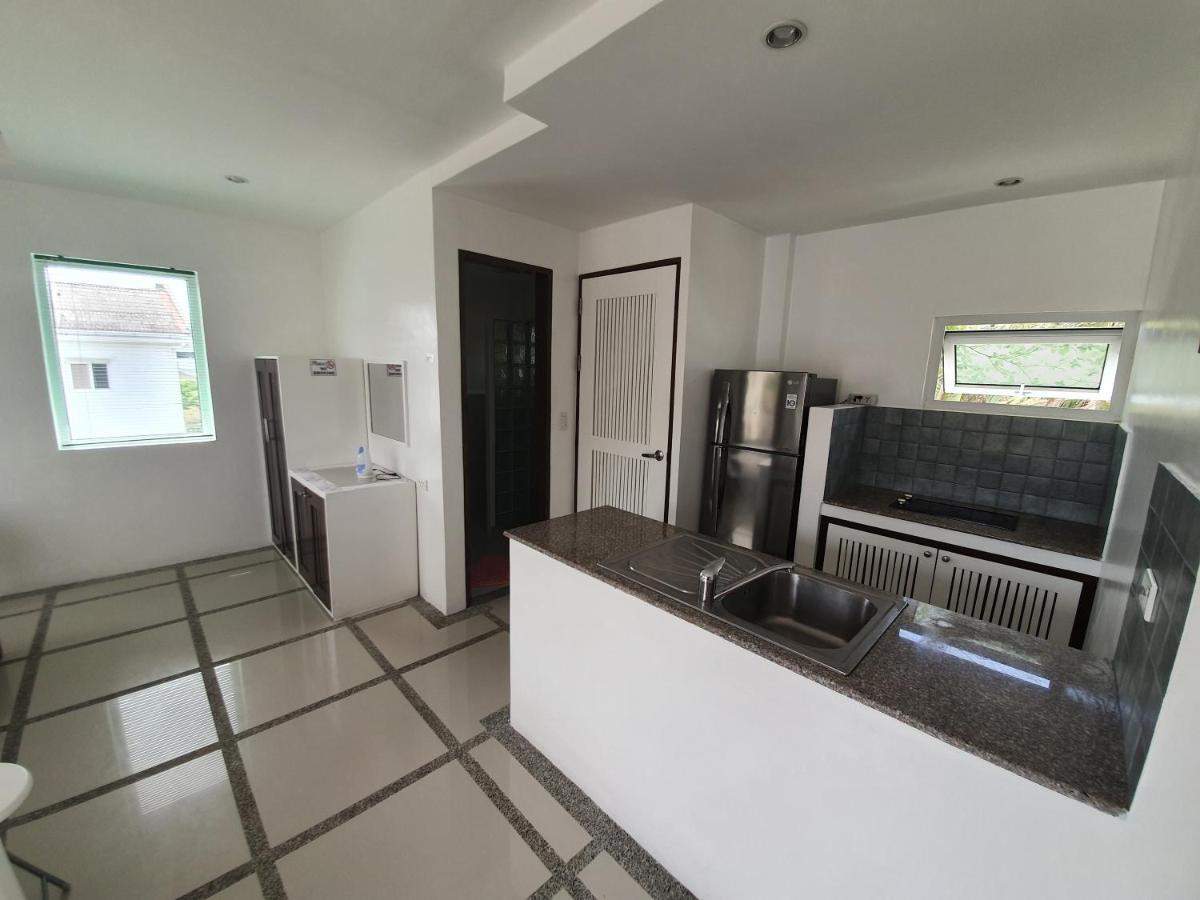 Clubboracay Apartelle Balabag  Bagian luar foto