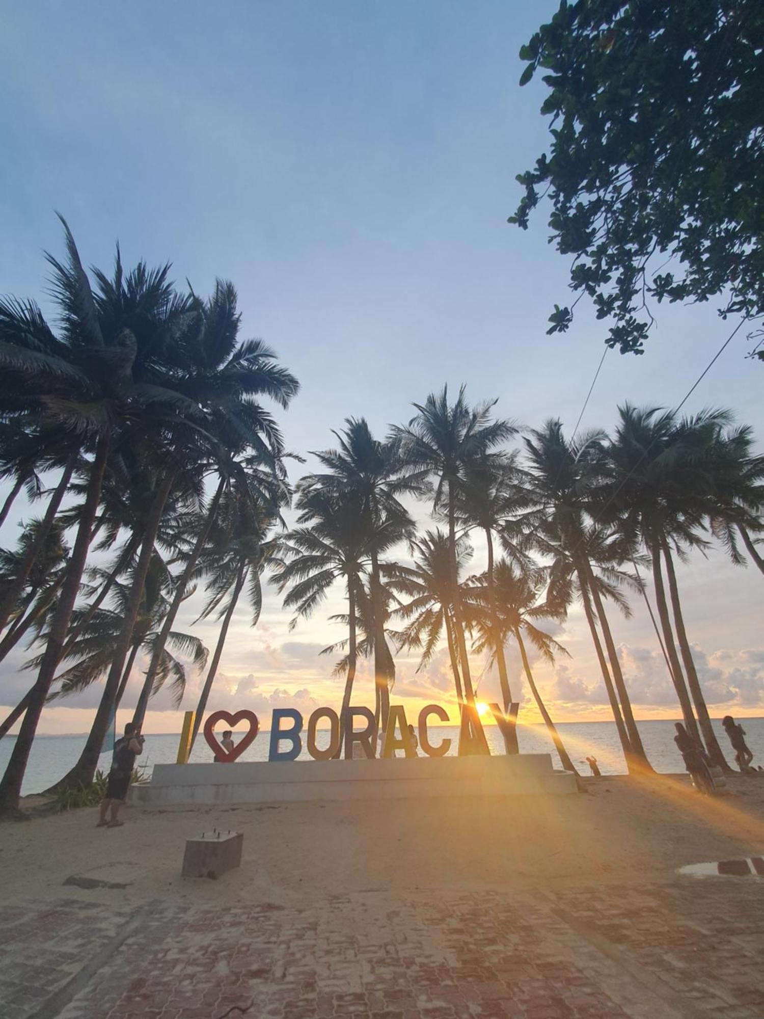 Clubboracay Apartelle Balabag  Bagian luar foto