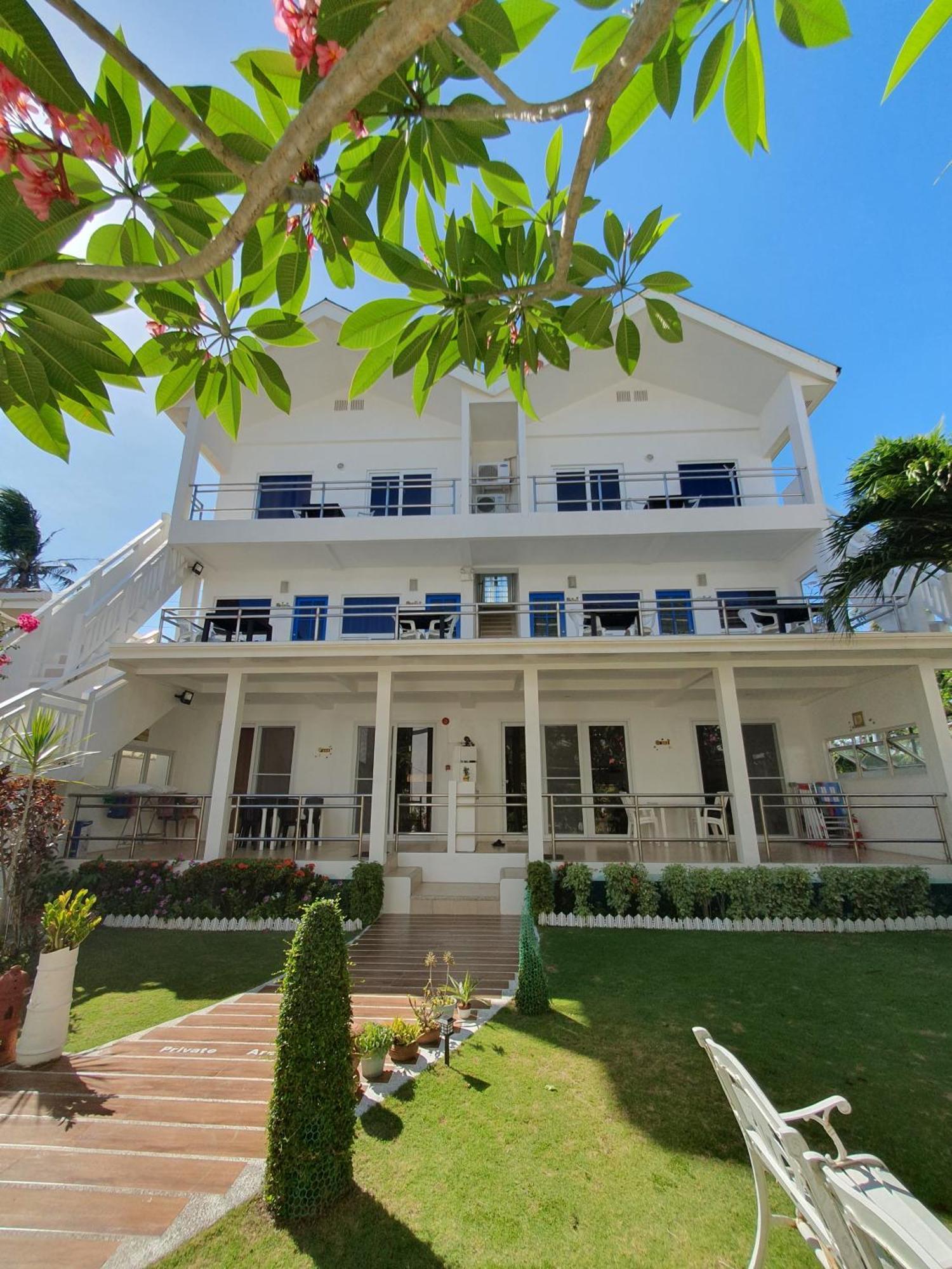 Clubboracay Apartelle Balabag  Bagian luar foto