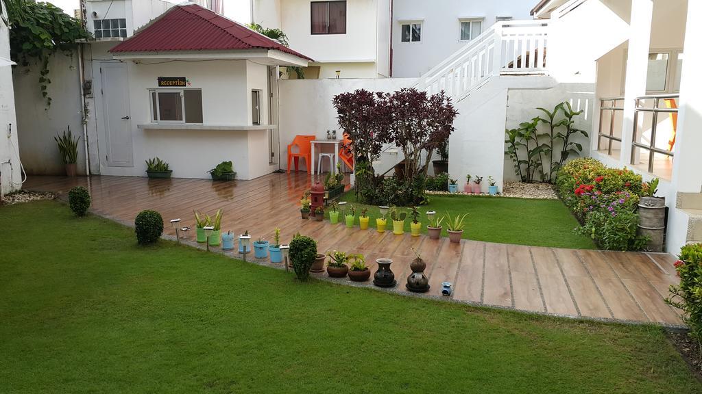 Clubboracay Apartelle Balabag  Bagian luar foto