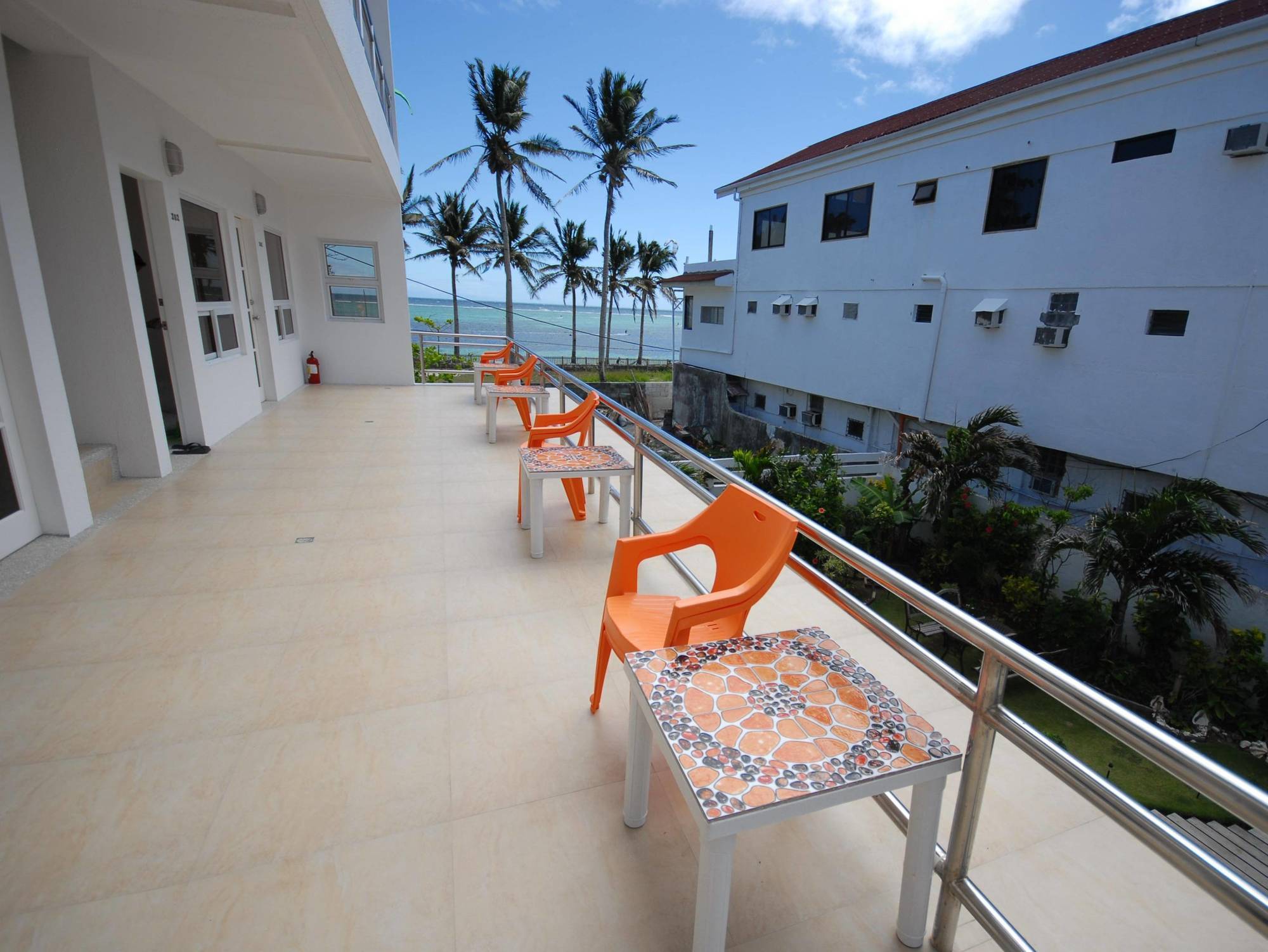 Clubboracay Apartelle Balabag  Bagian luar foto